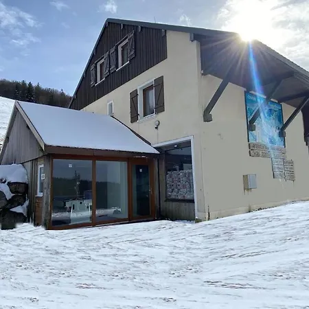 Chalet Rouge Gazon Site Naturel Classe *