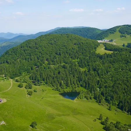 Rouge Gazon Site Naturel Classe Chalet