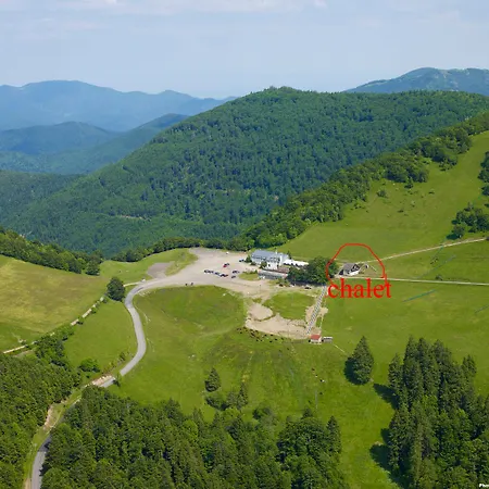 Rouge Gazon Site Naturel Classe Chalet